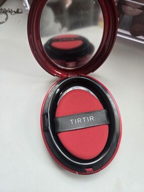 TIRTIR Radiant Red Cushion Puff Compact - Smooth Application